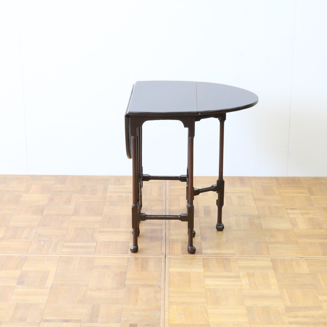 ゲートレッグテーブル