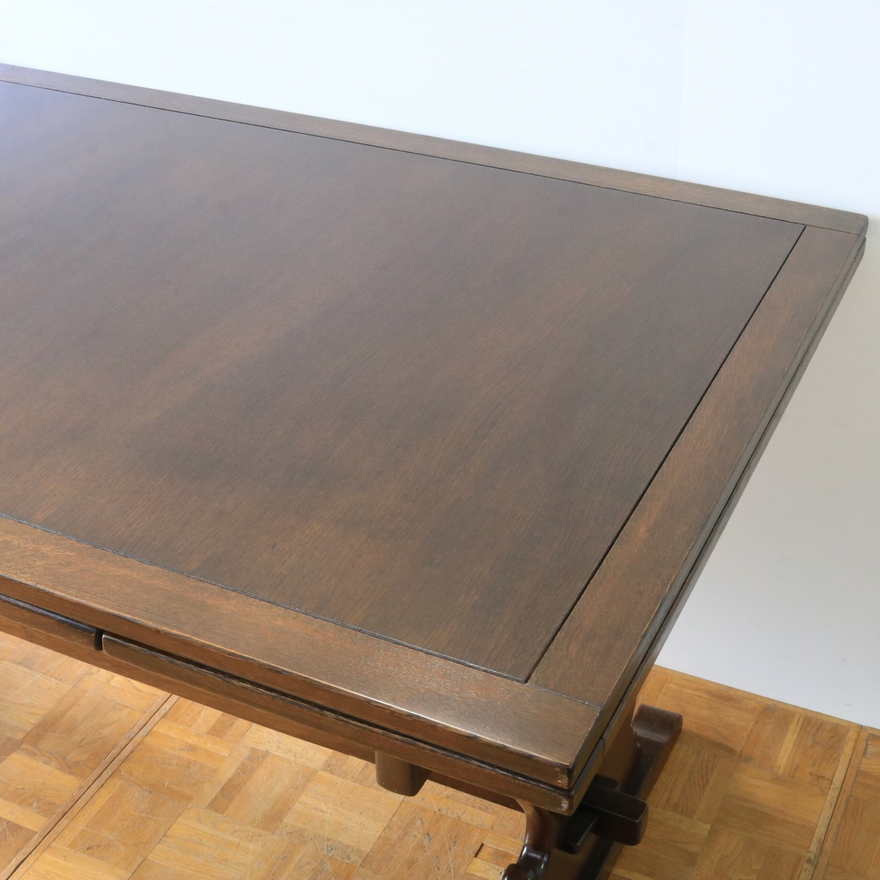 ドローリーフテーブル