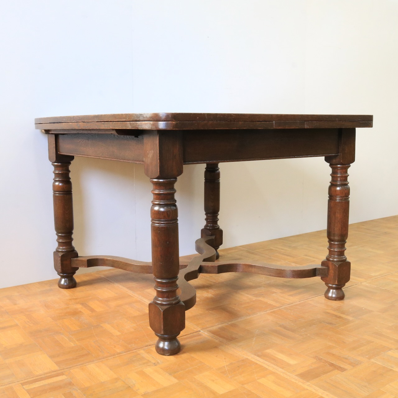 ドローリーフテーブル