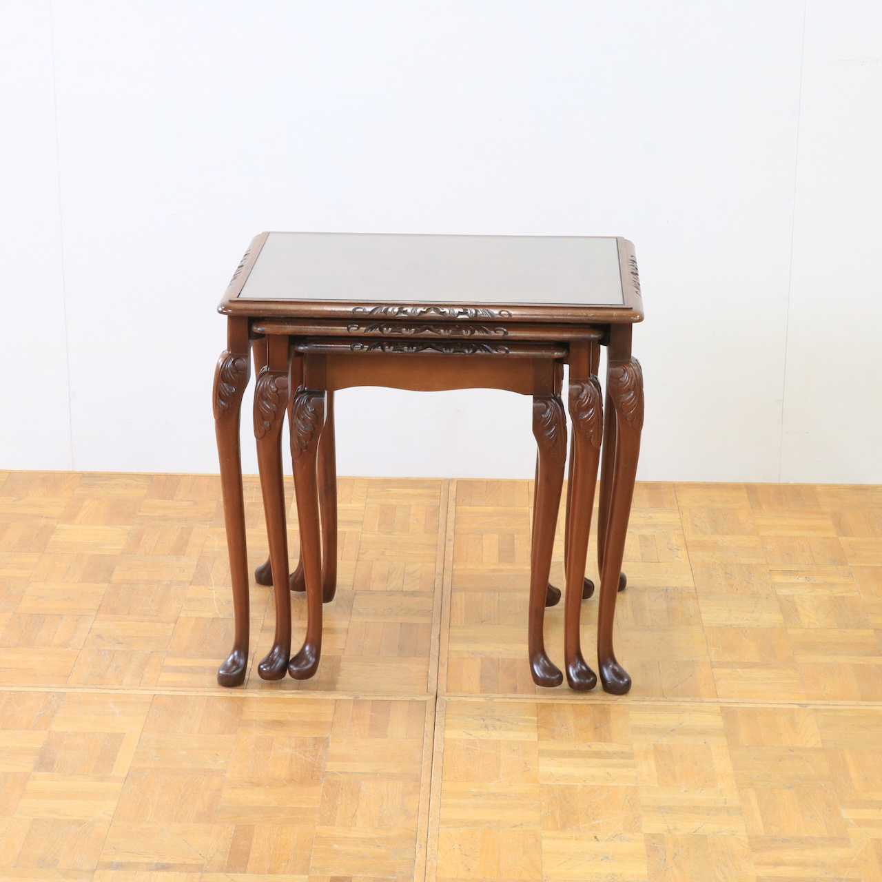 ネストテーブル