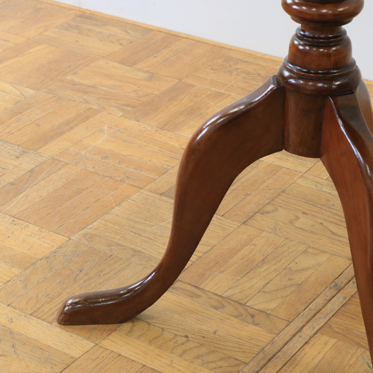 サイドテーブル