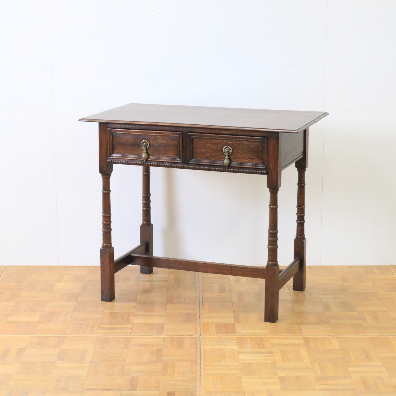 ライティングテーブル