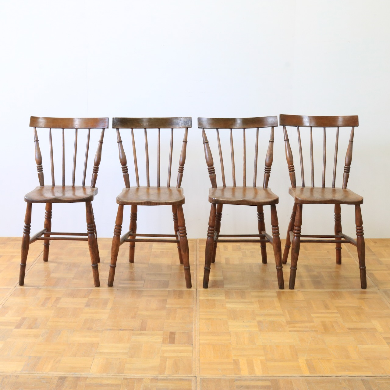 キッチンチェアー