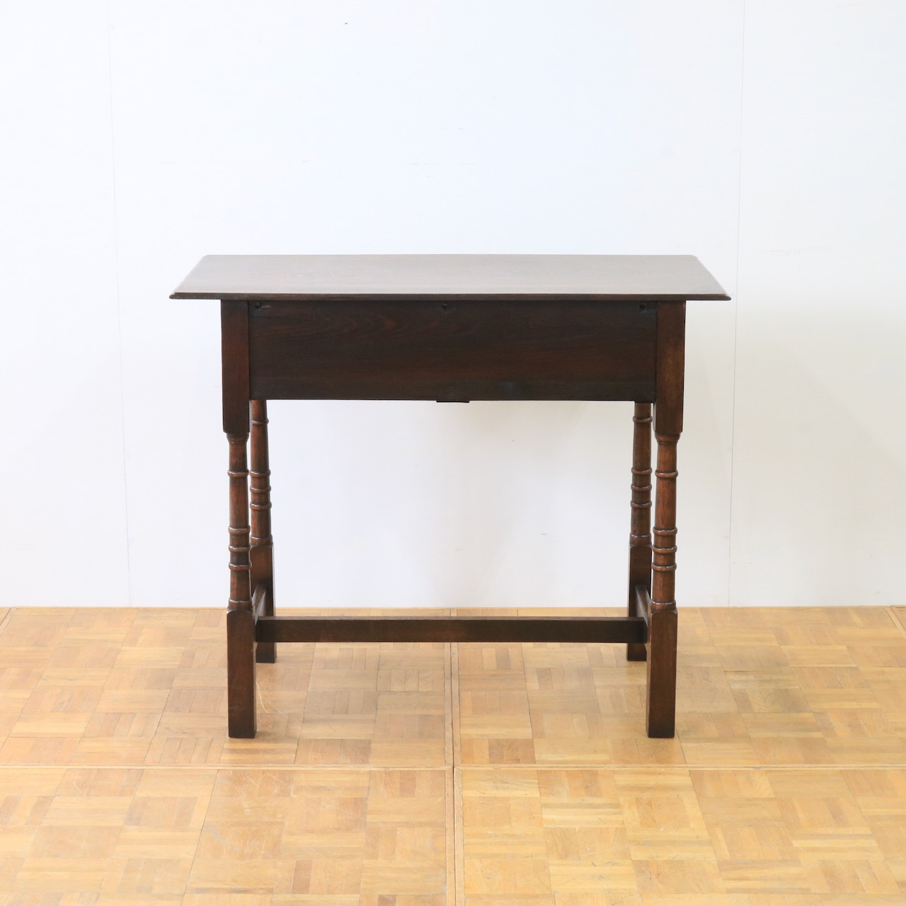 ライティングテーブル