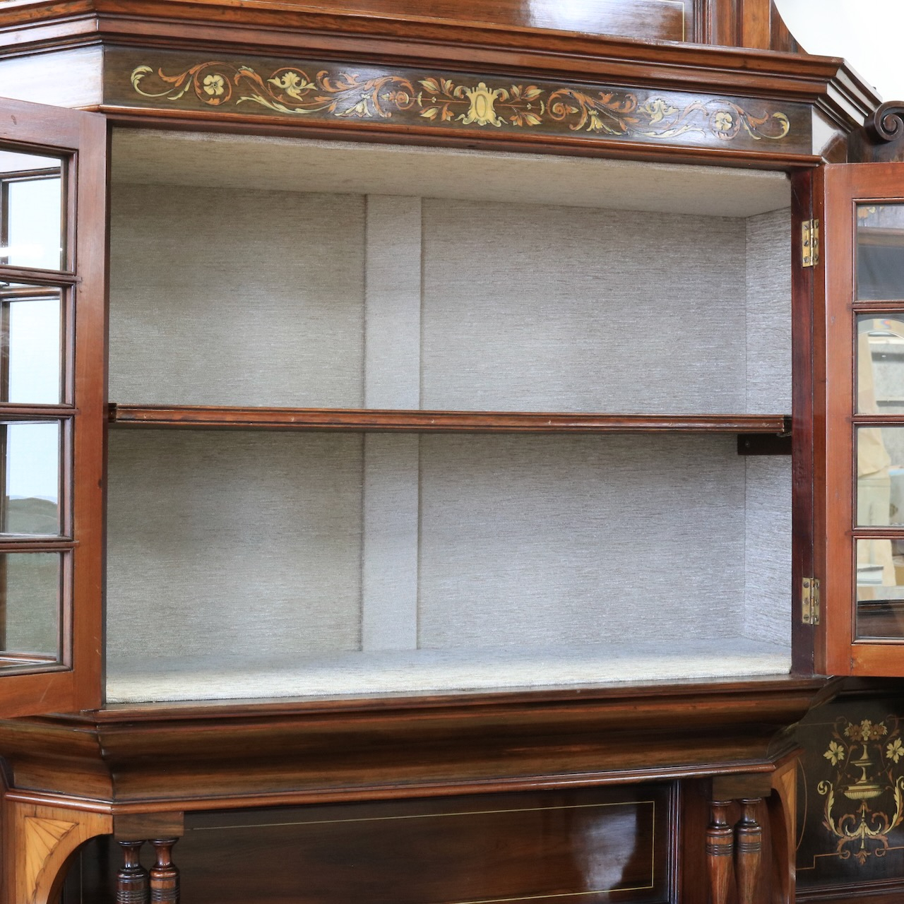 ミラーバックサイドボード