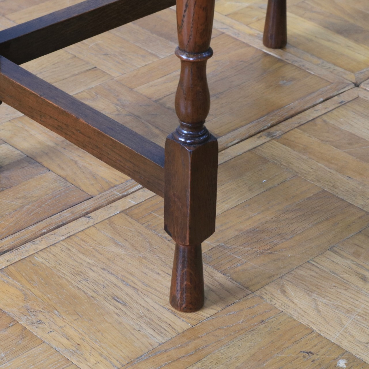 ネストテーブル