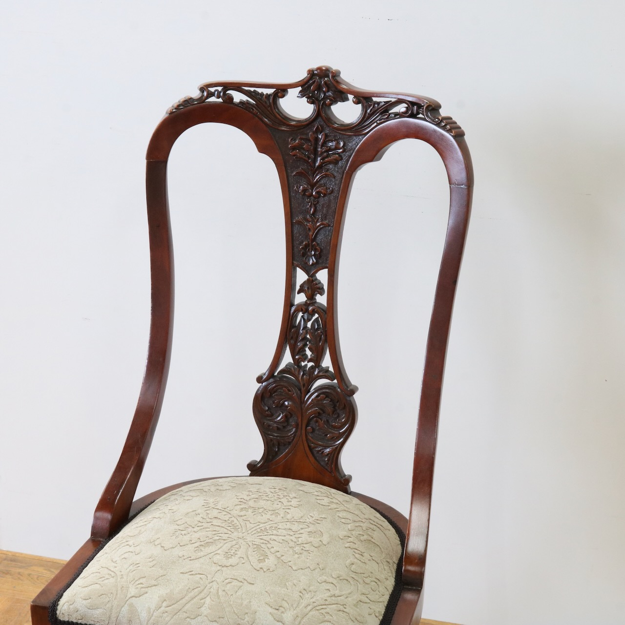 サイドチェアー