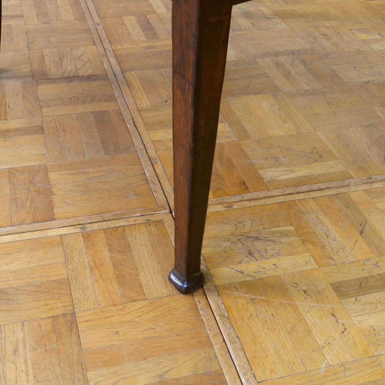 アームチェアー