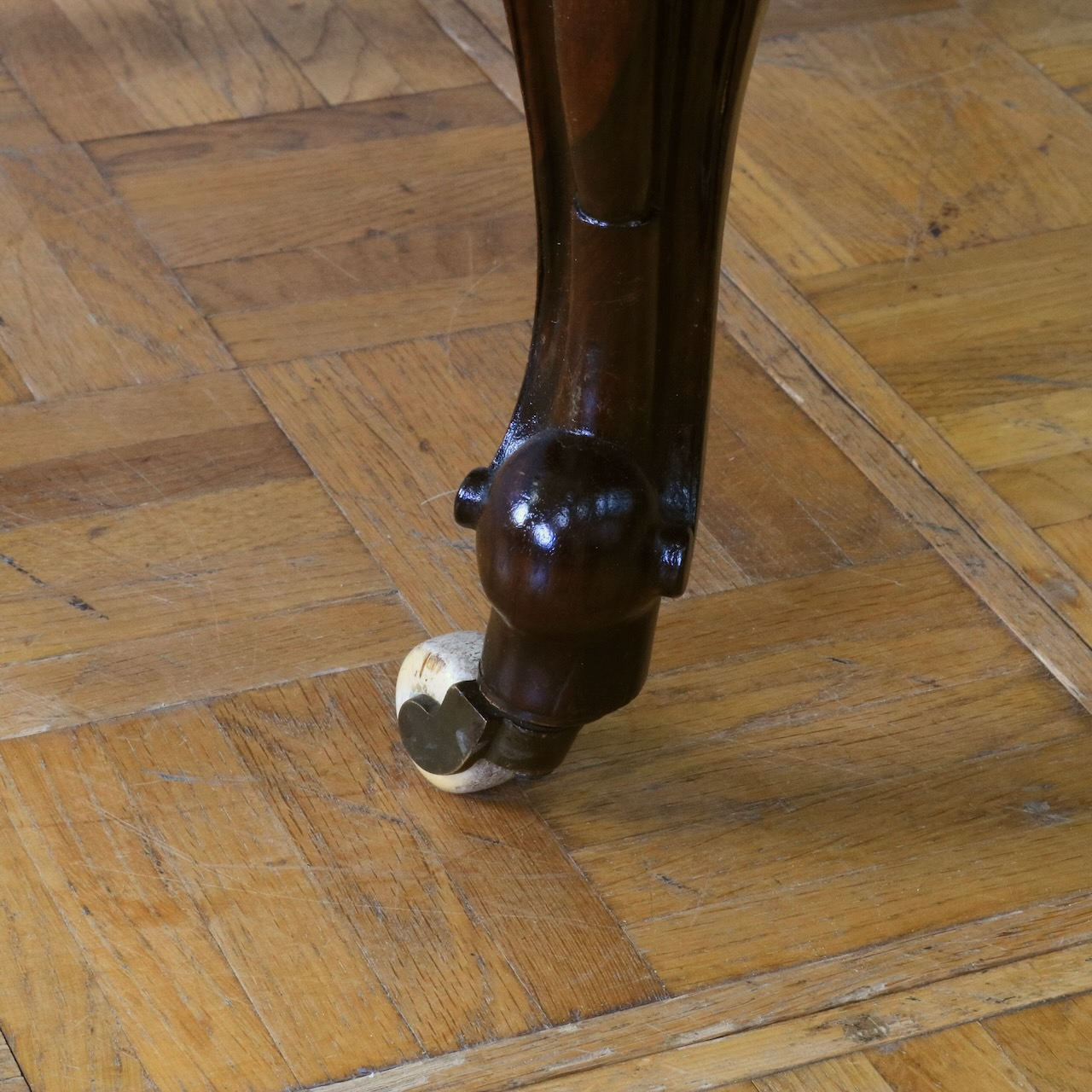 ナーシングチェアー