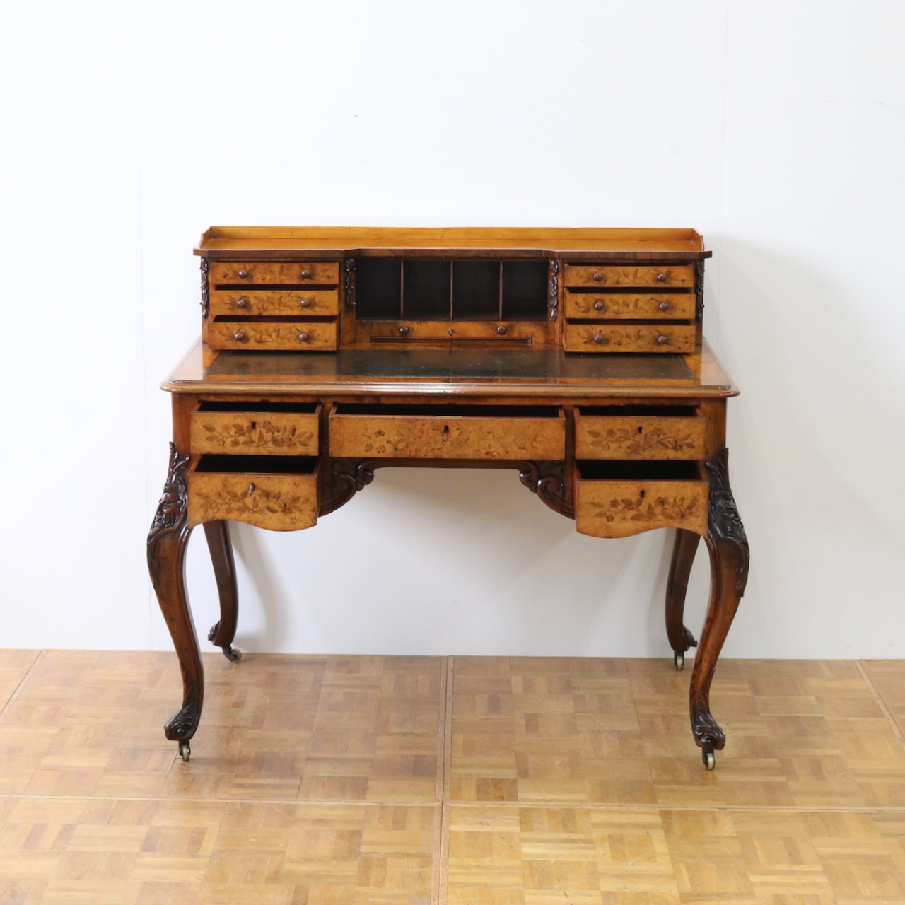 ライティングデスク