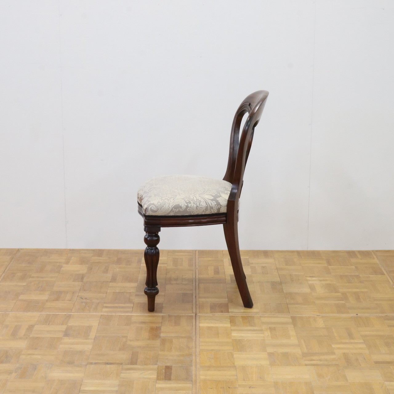 サイドチェアー