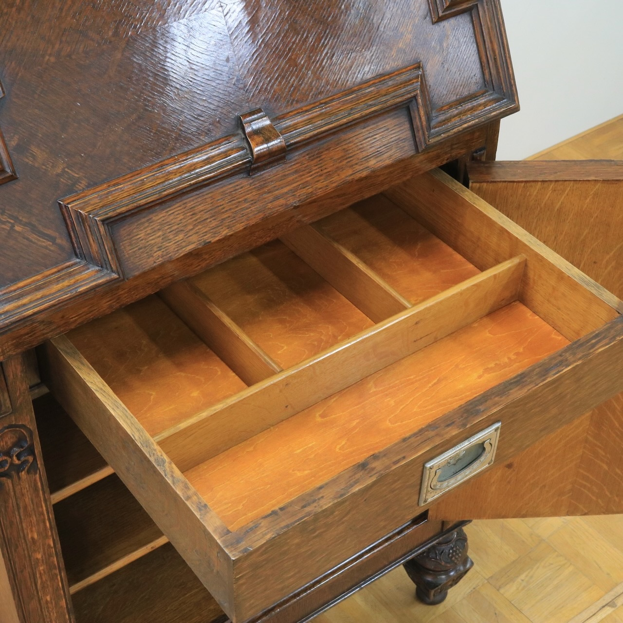 カクテルキャビネット