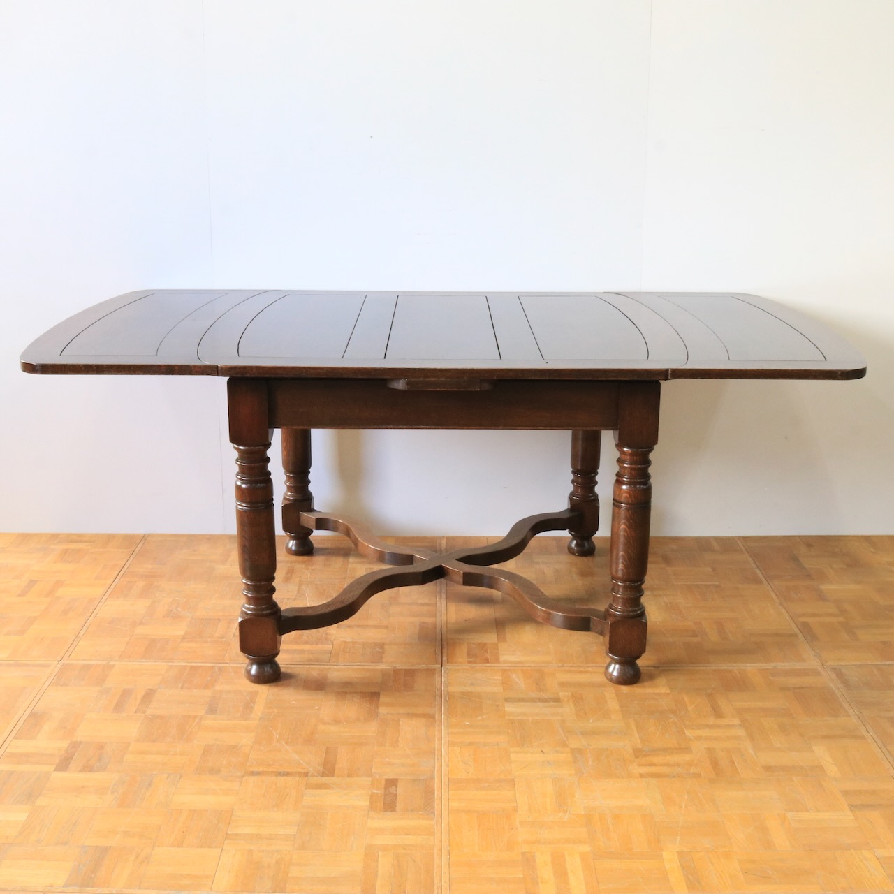 ドローリーフテーブル