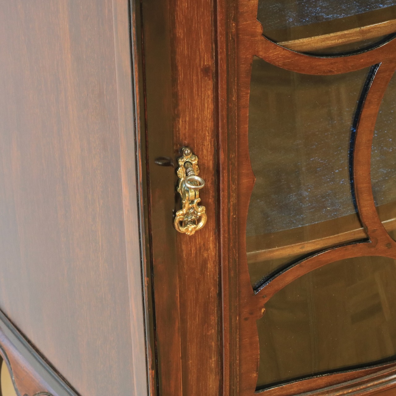 ミュージックキャビネット