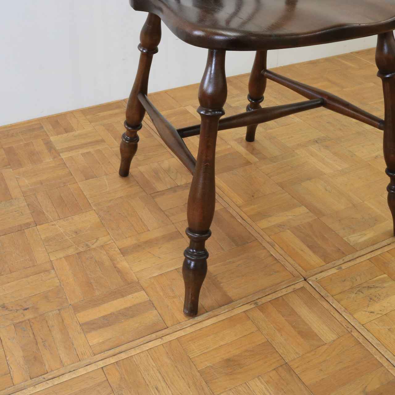 スピンドルチェアー