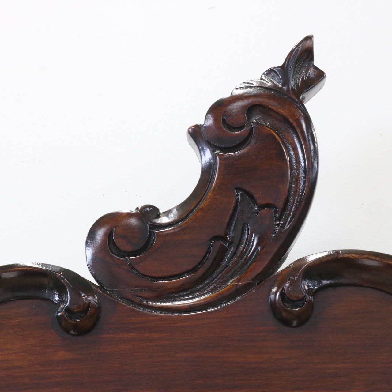 グラスキャビネット