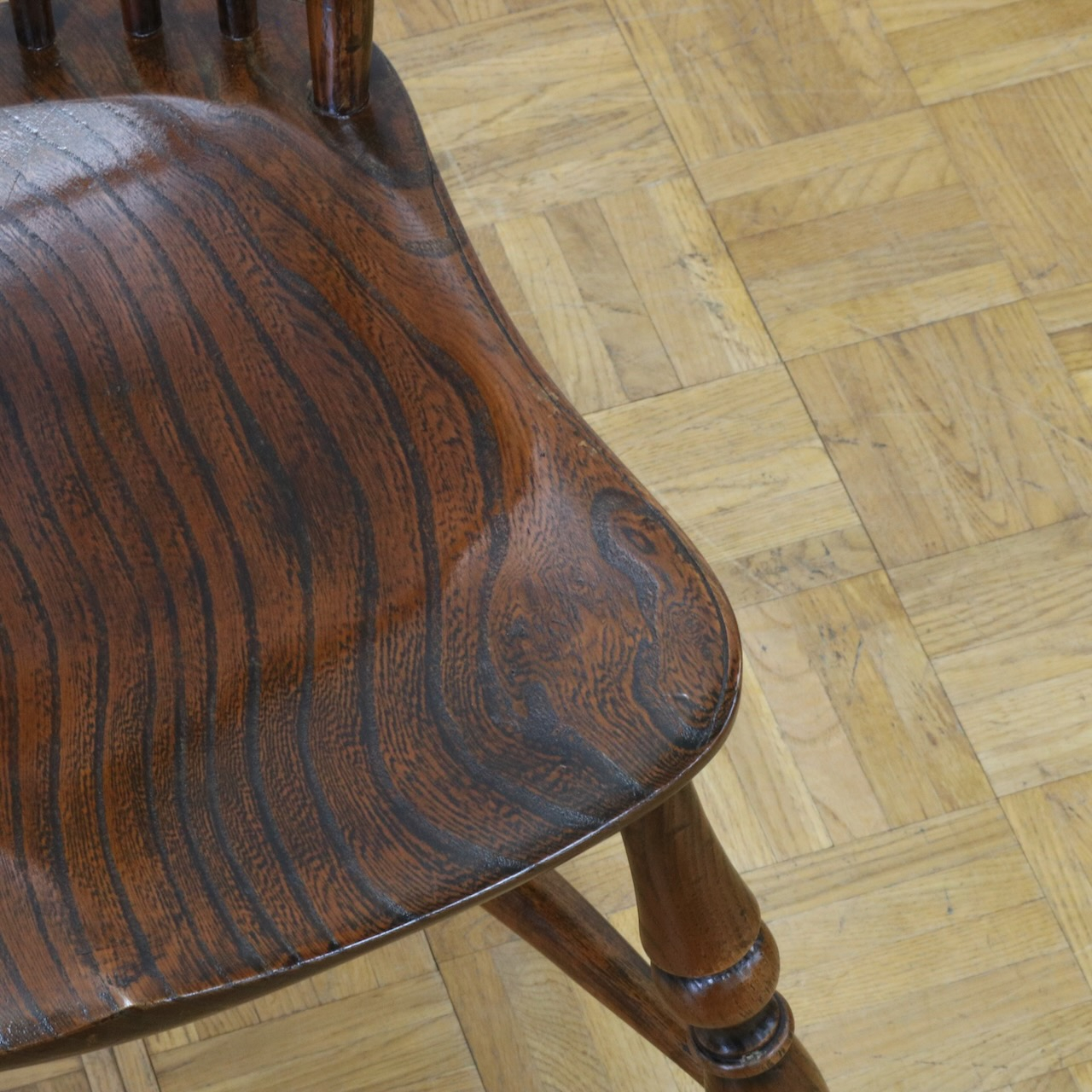 キッチンチェアー