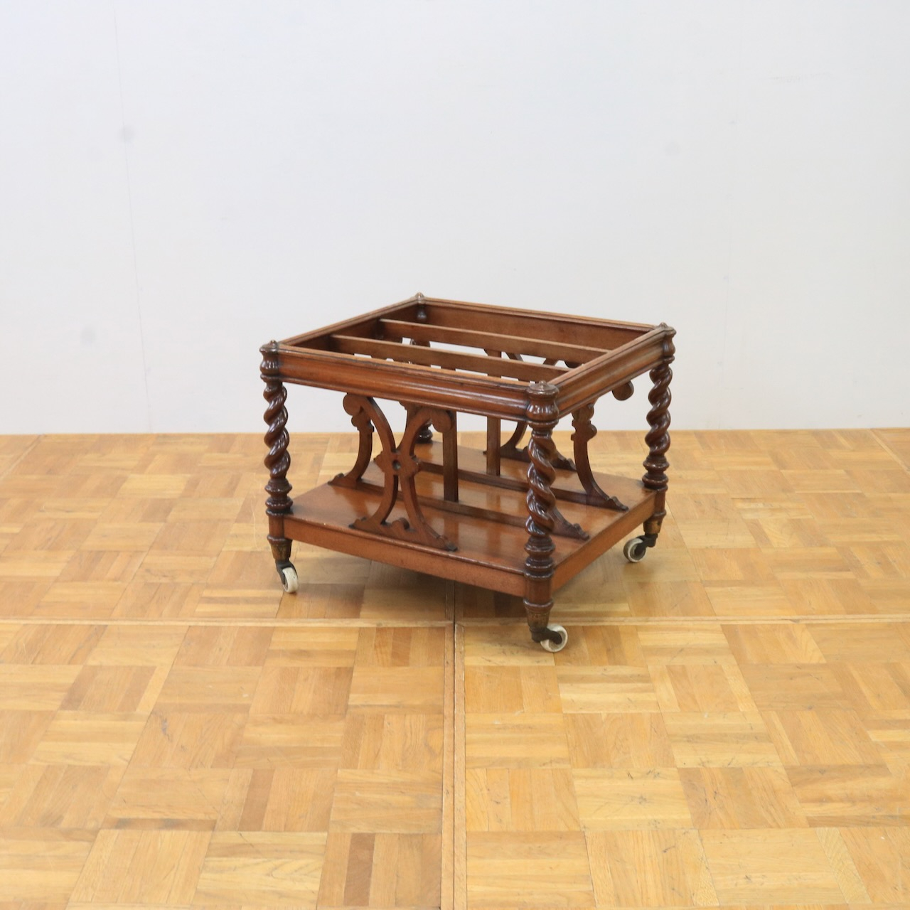 マガジンラック