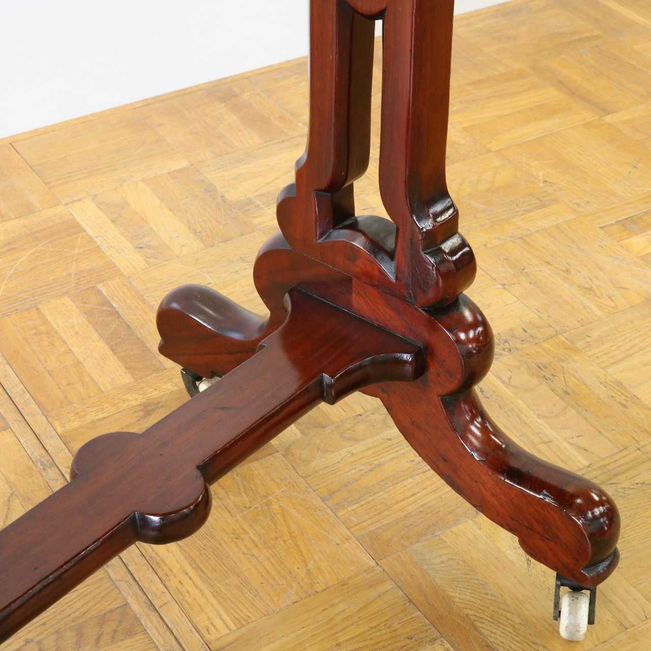 ライティングデスク