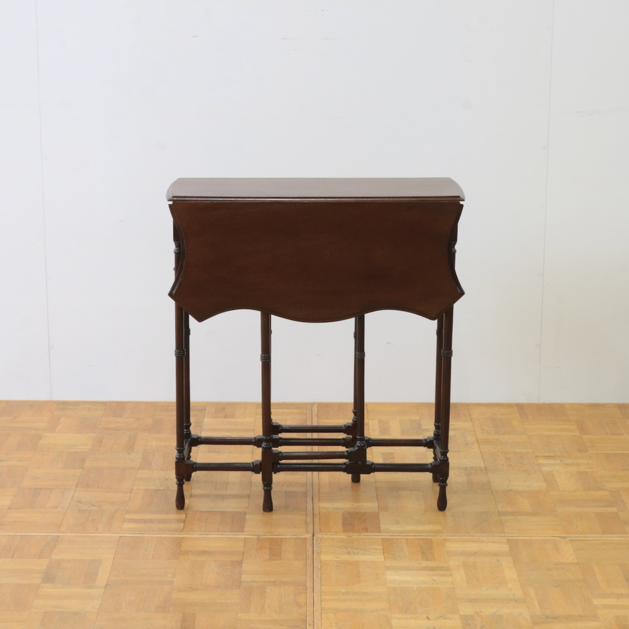 ゲートレッグテーブル