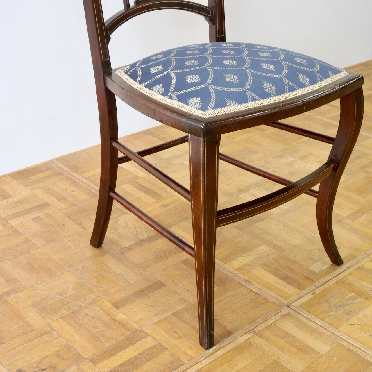 サイドチェアー