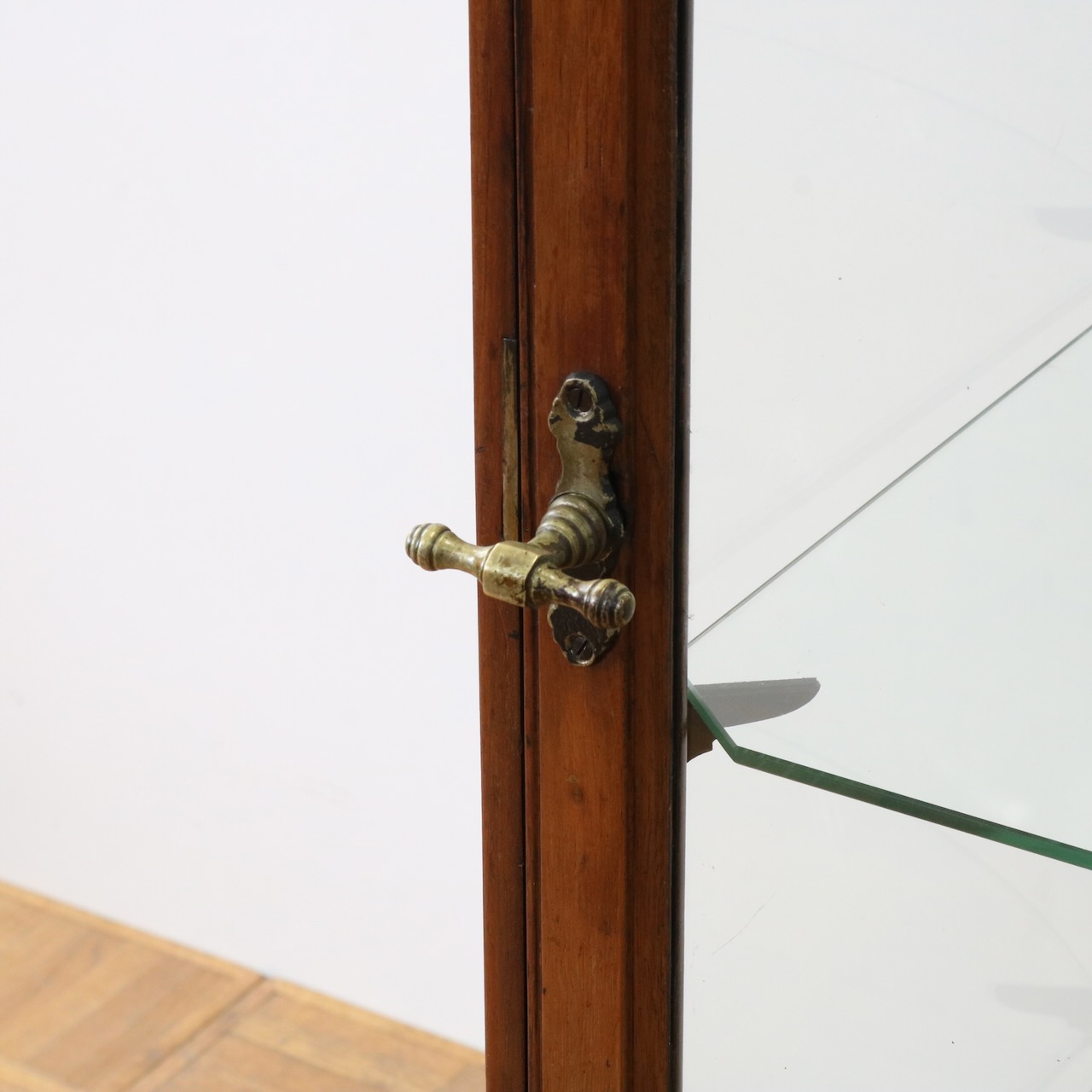 ショップキャビネット