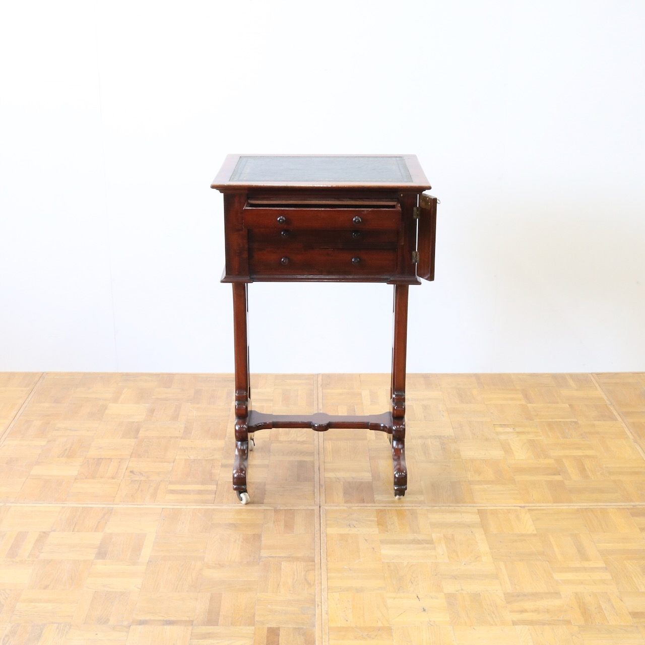 ライティングデスク