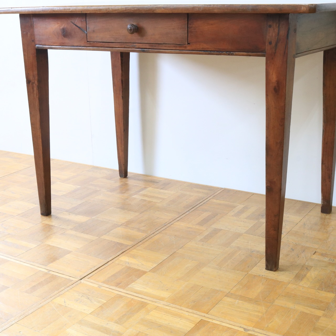 ダイニングテーブル