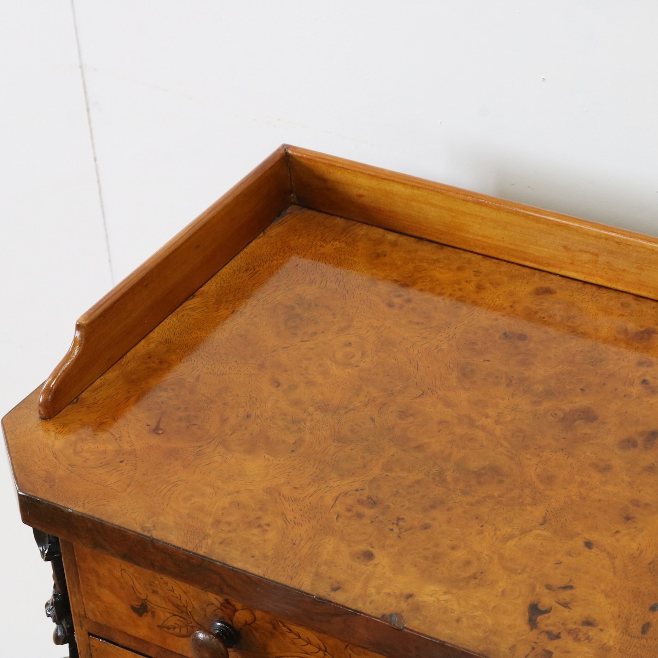 ライティングデスク