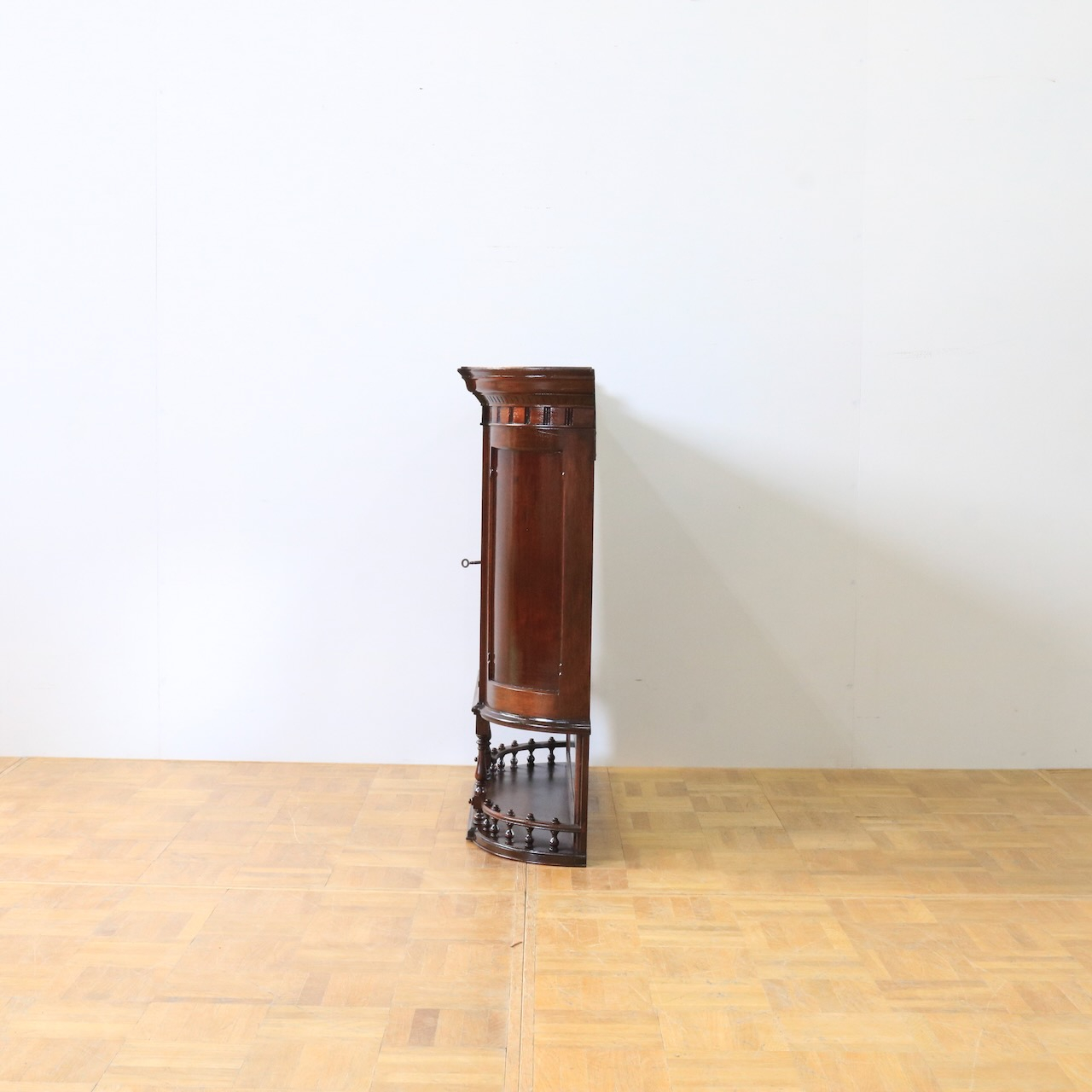 ウォールキャビネット