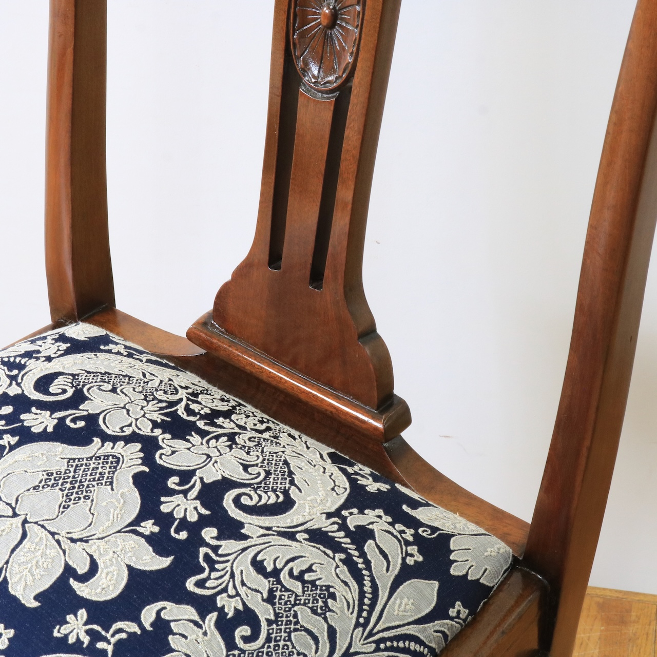 ダイニングチェアー