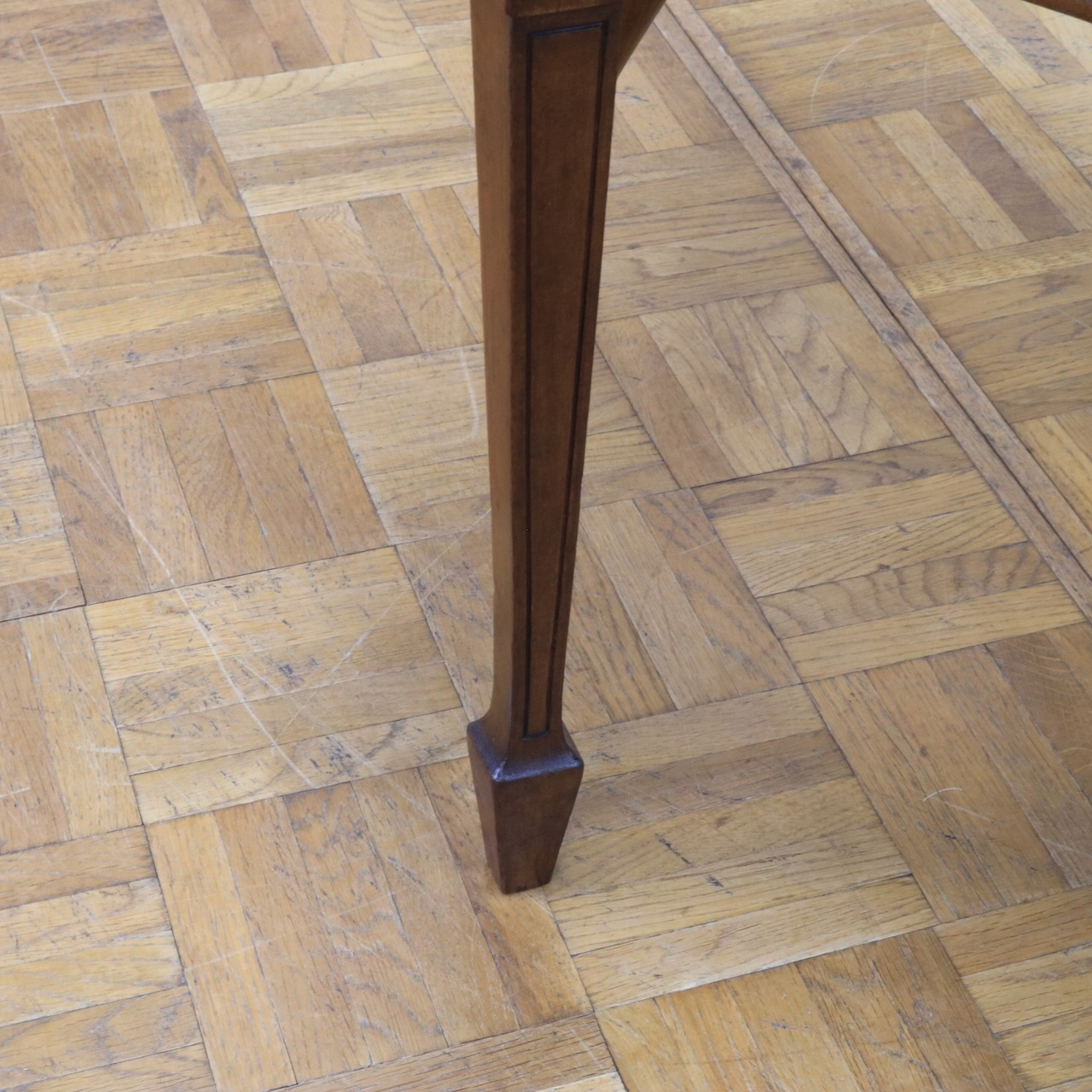 アームチェアー