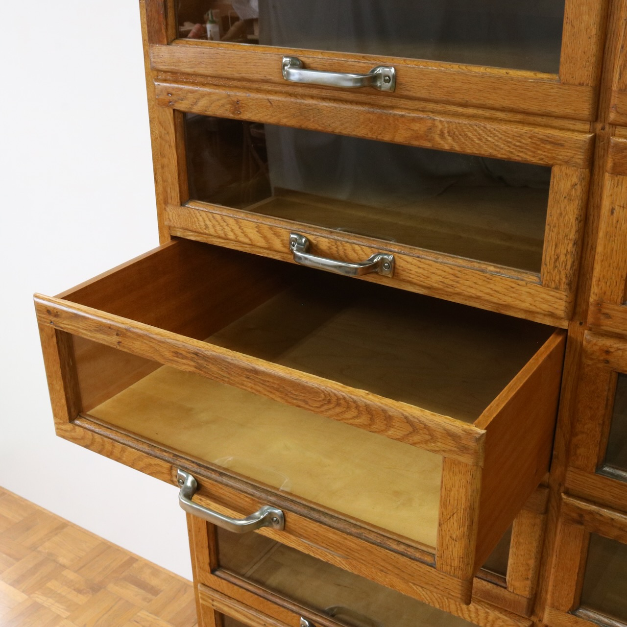 シャツキャビネット