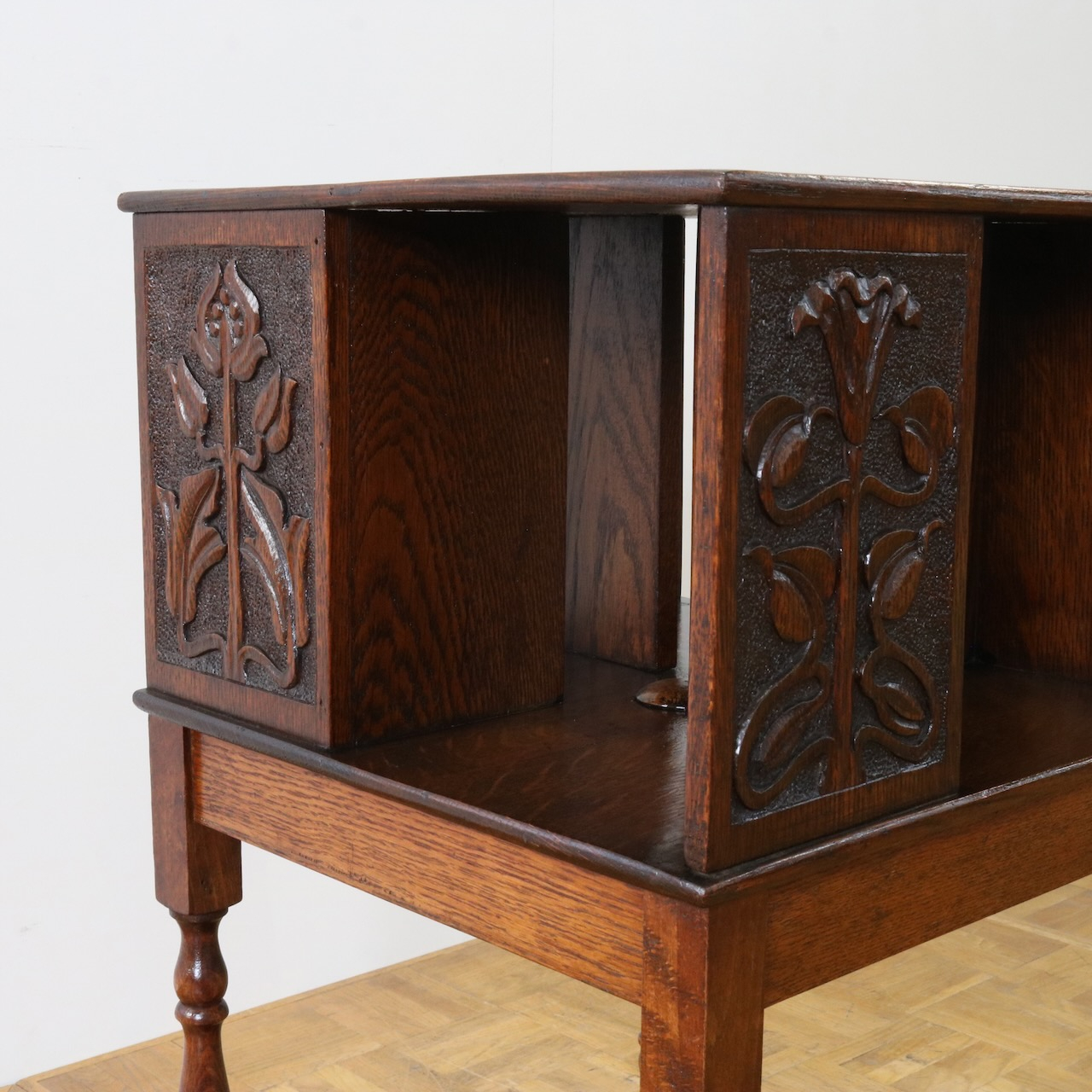 ブックシェルフ