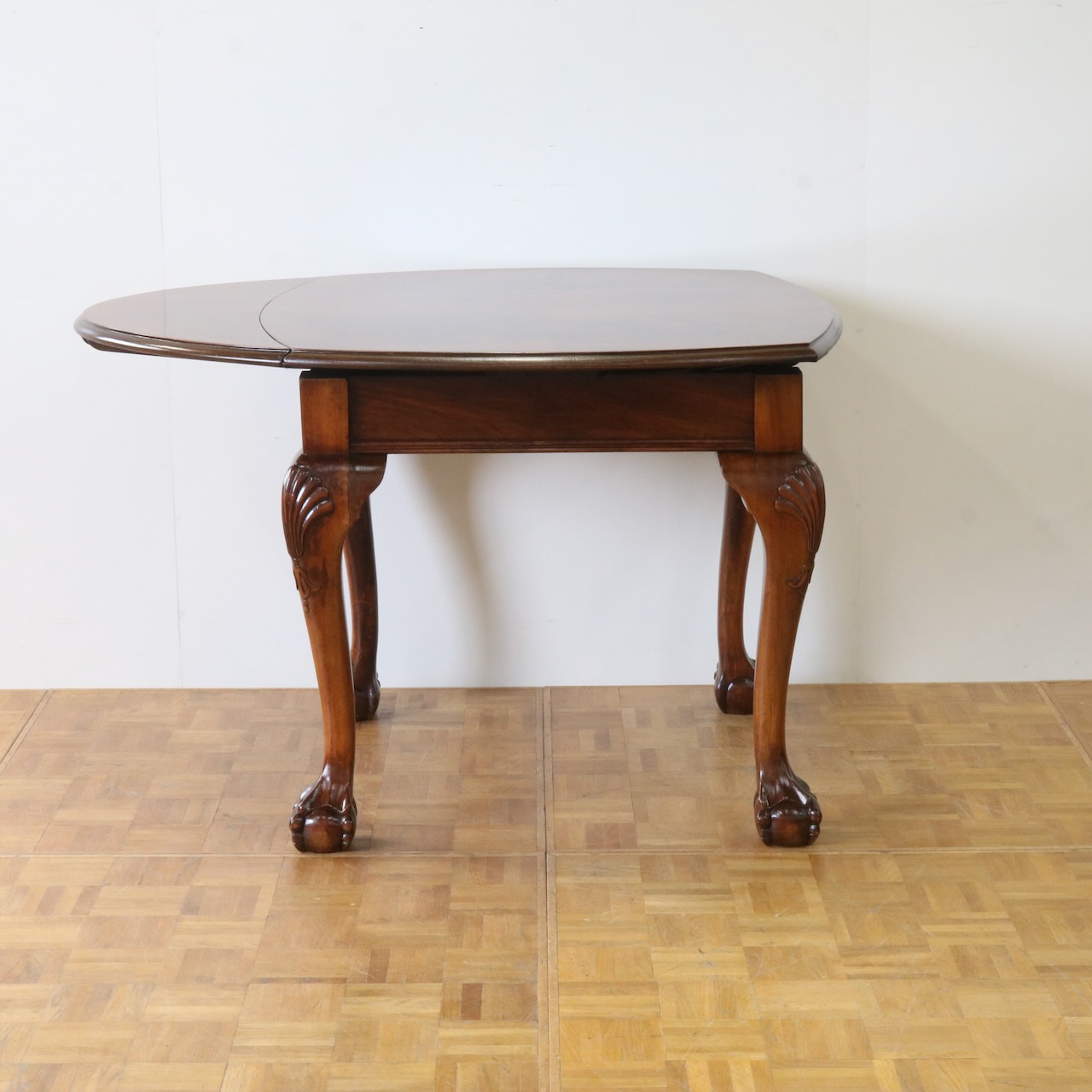 ドローリーフテーブル