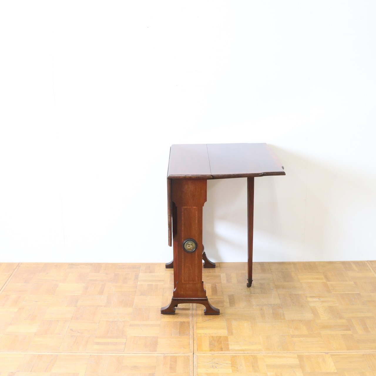 ゲートレッグテーブル