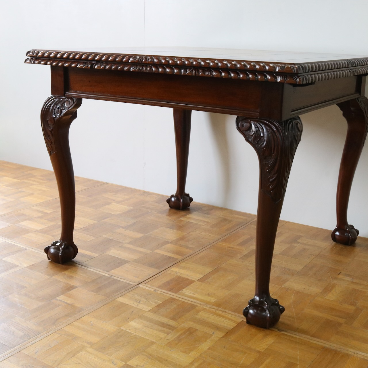 ドローリーフテーブル