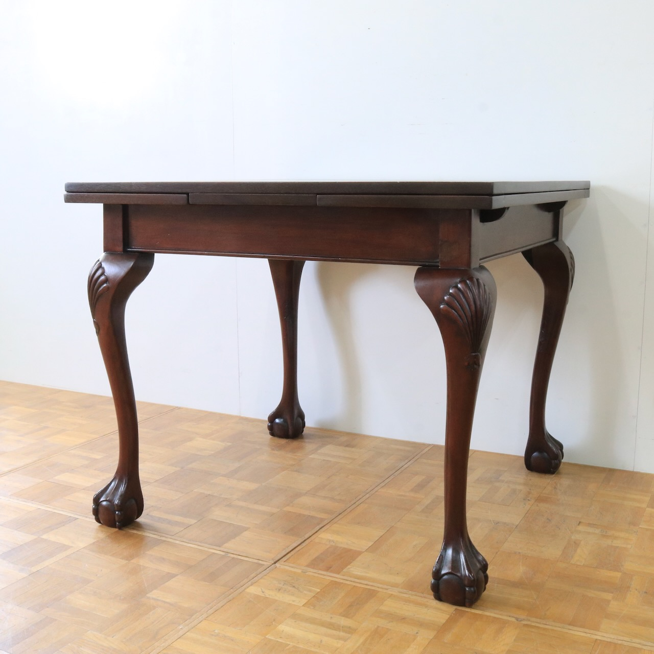 ドローリーフテーブル