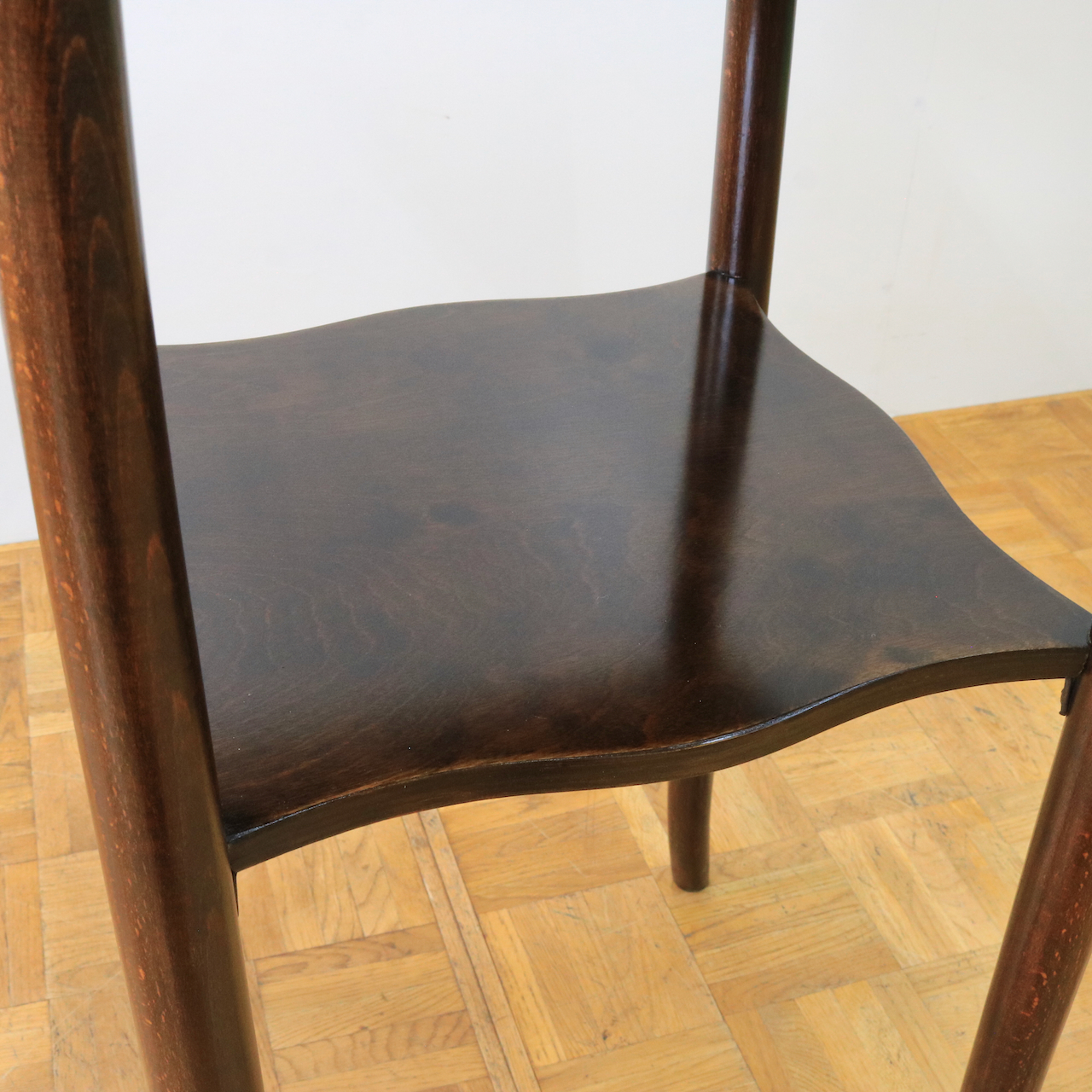 サイドテーブル