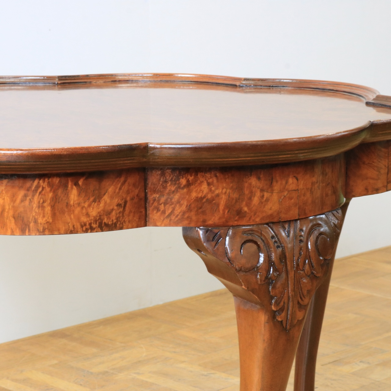 コーヒーテーブル