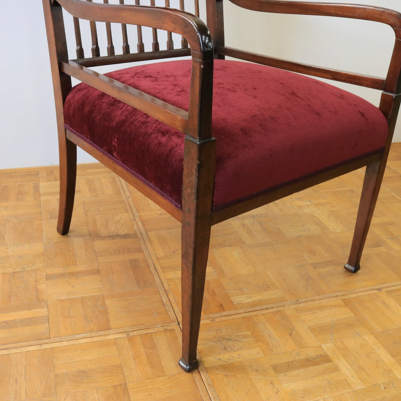 アームチェアー