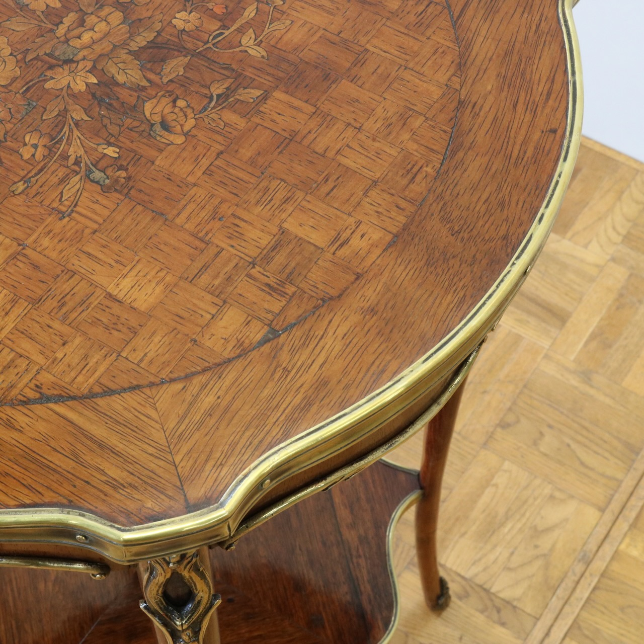 オケージョナルテーブル