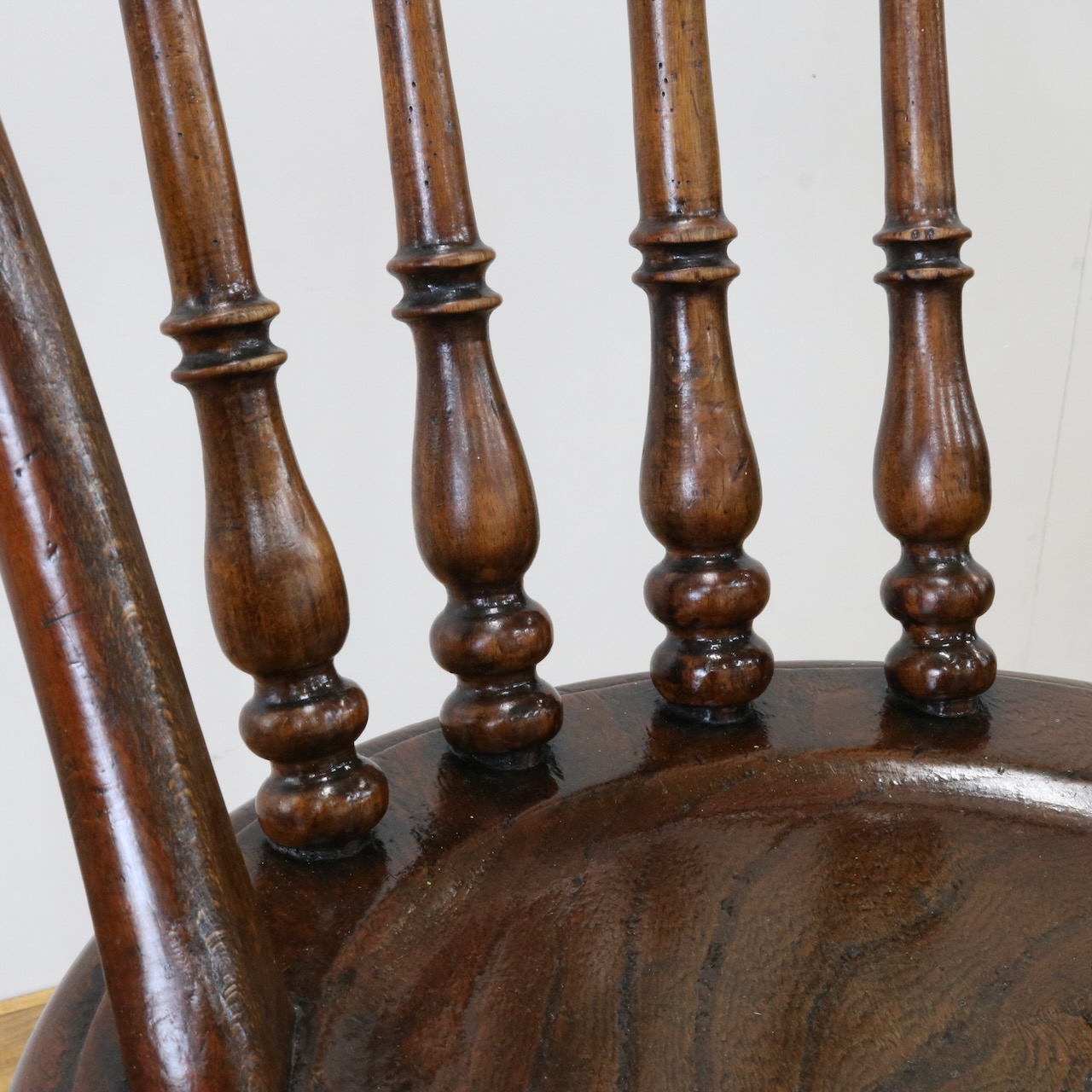 キッチンチェアー