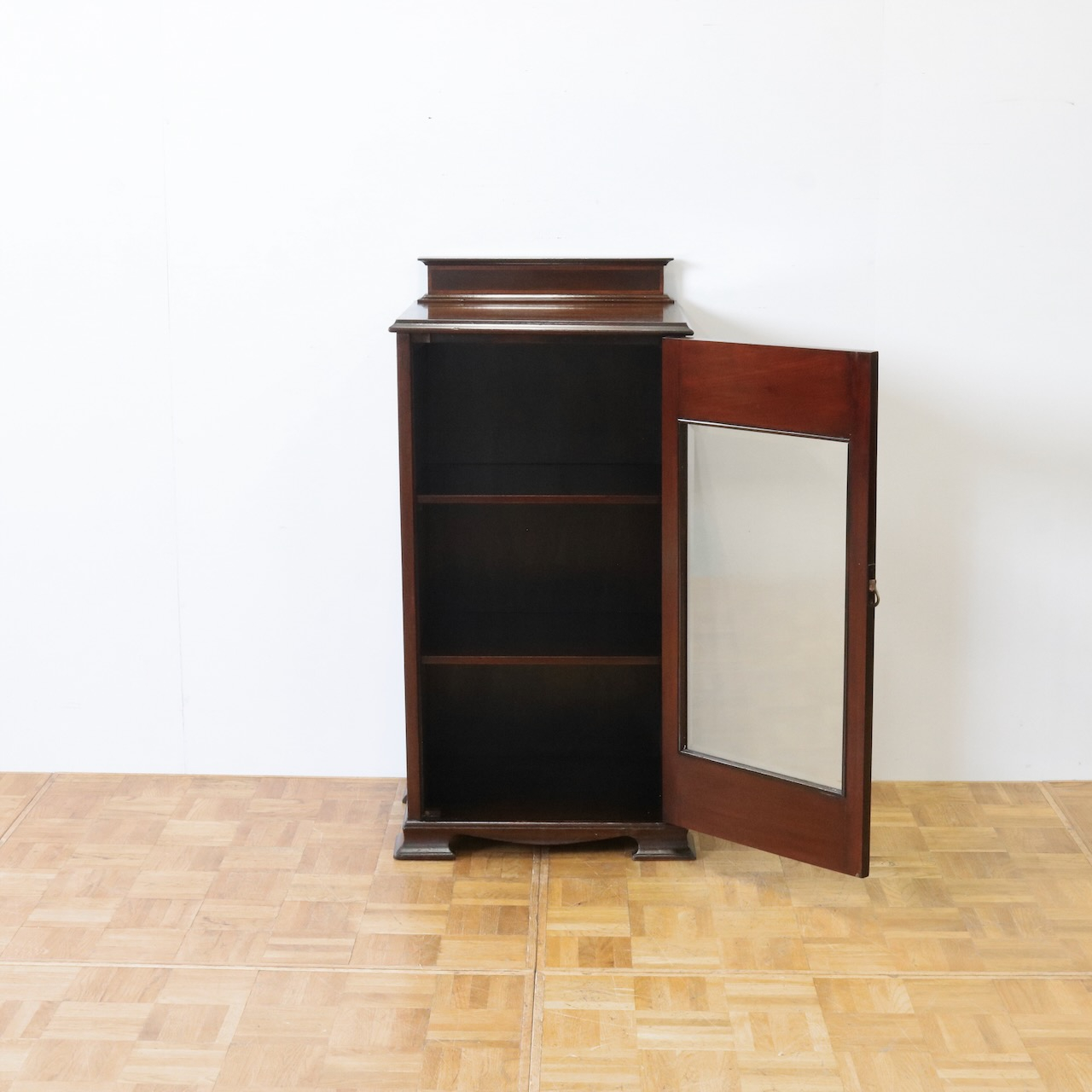 ミュージックキャビネット