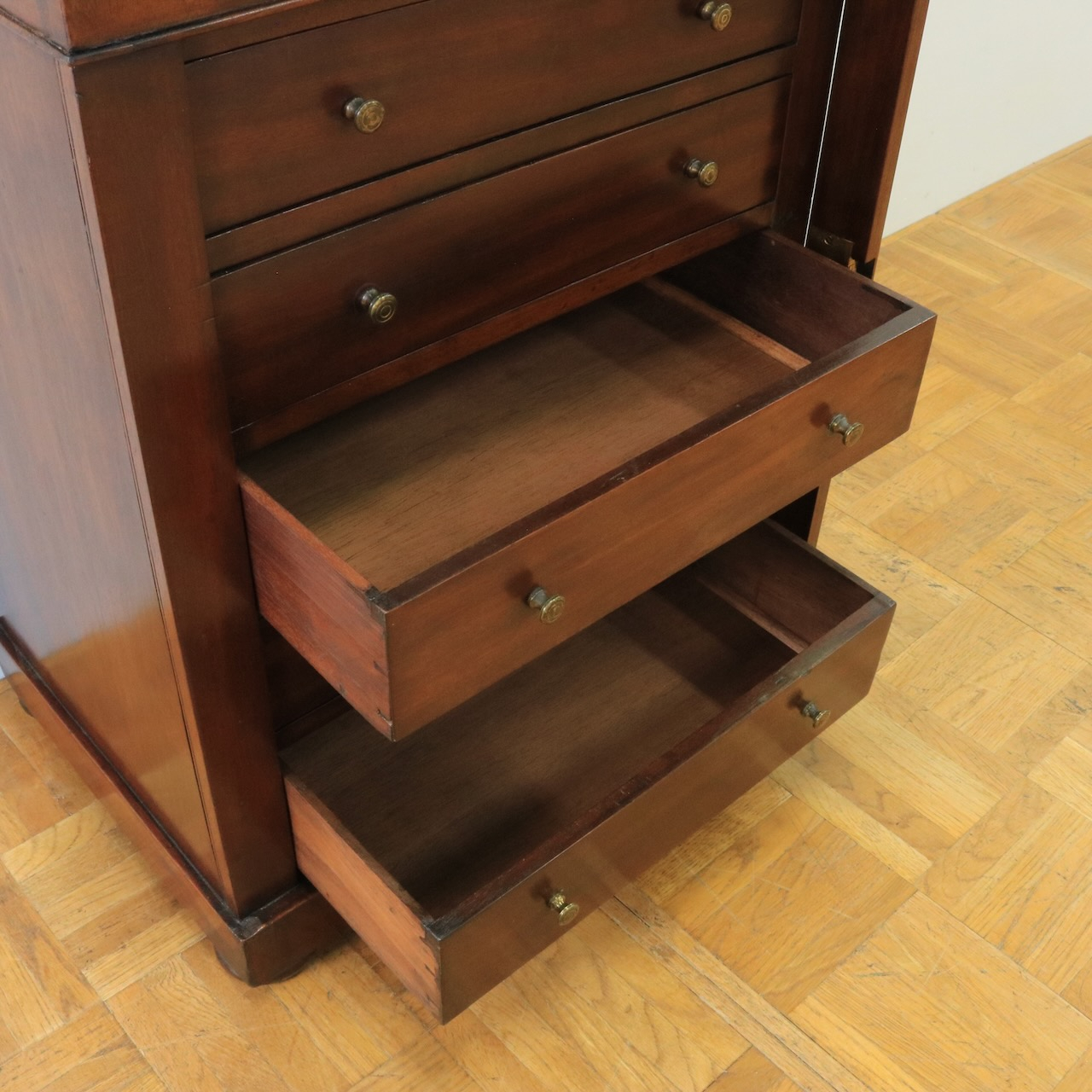 ベッドサイドチェスト