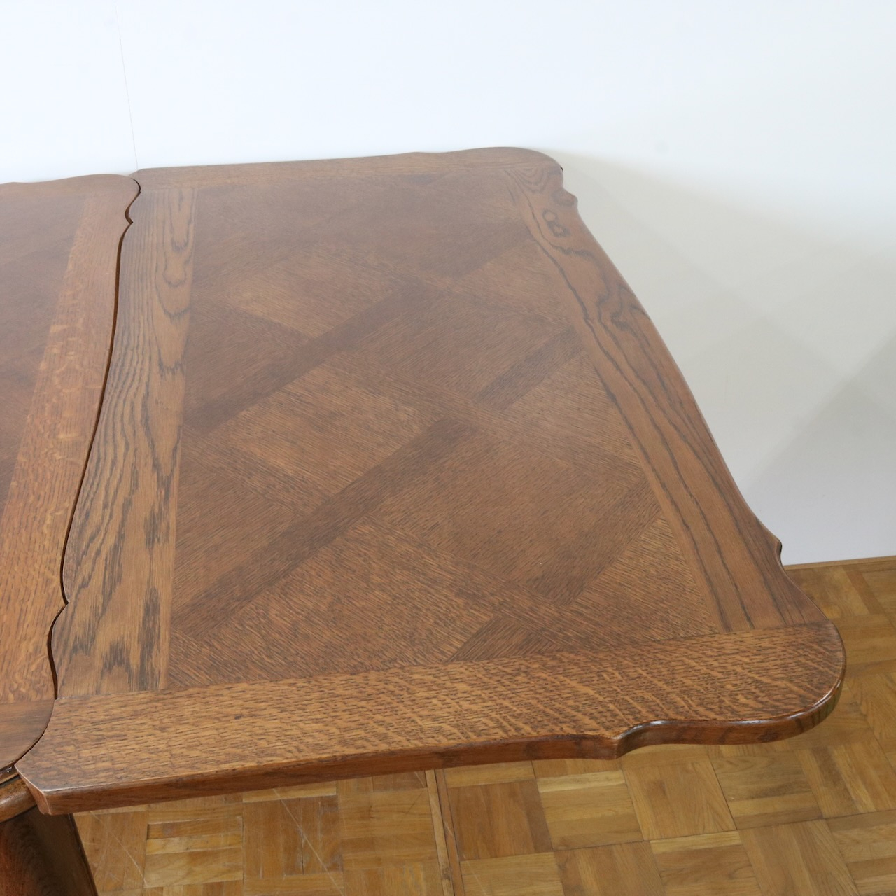 ドローリーフテーブル