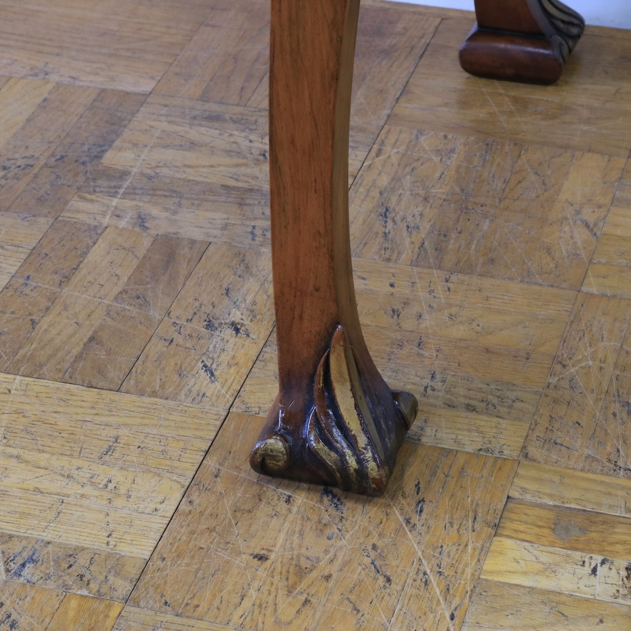 グラスキャビネット