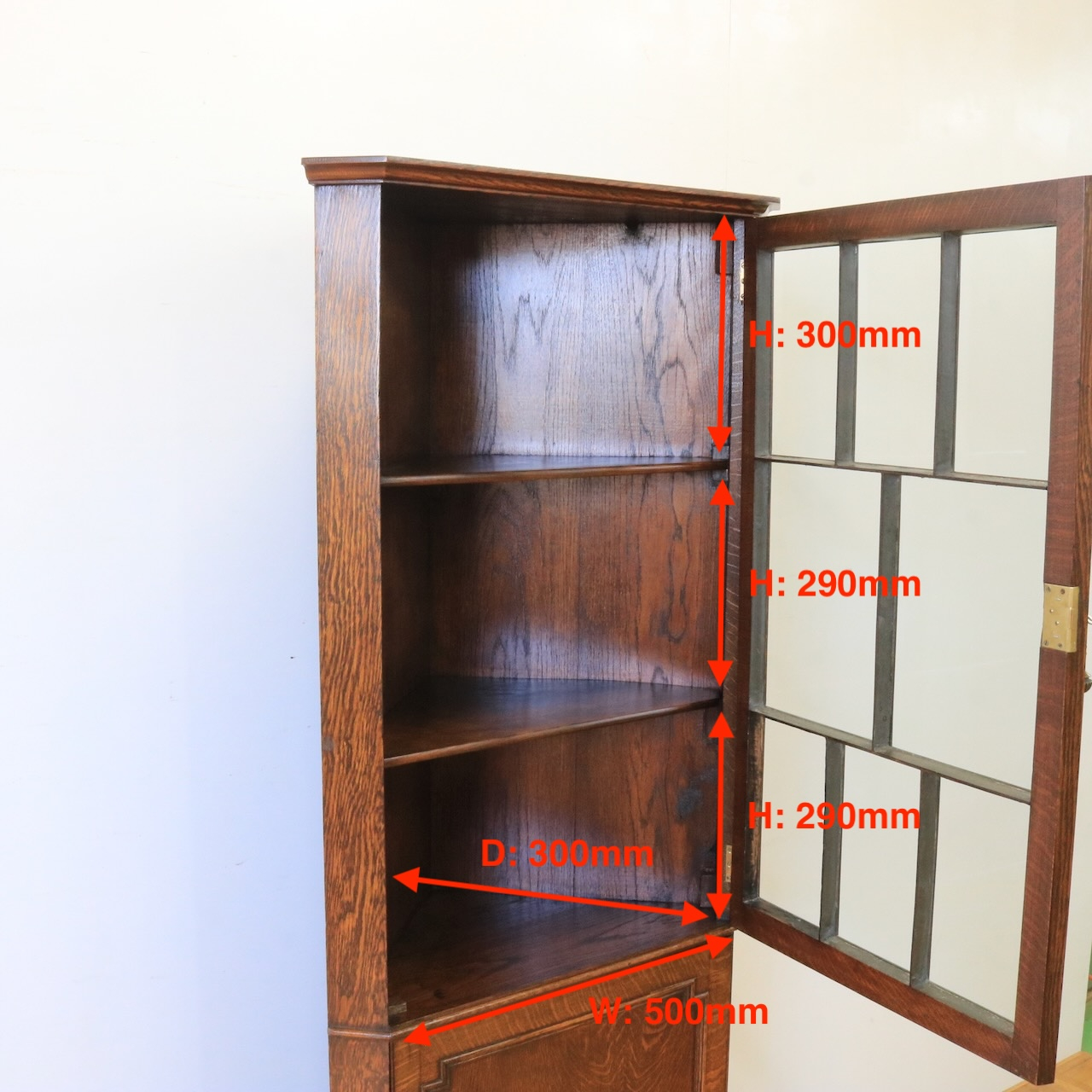 コーナーキャビネット