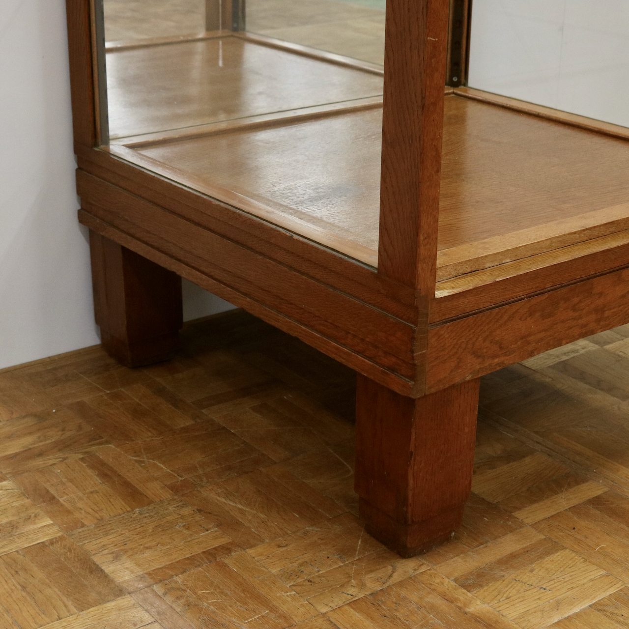 ショップキャビネット