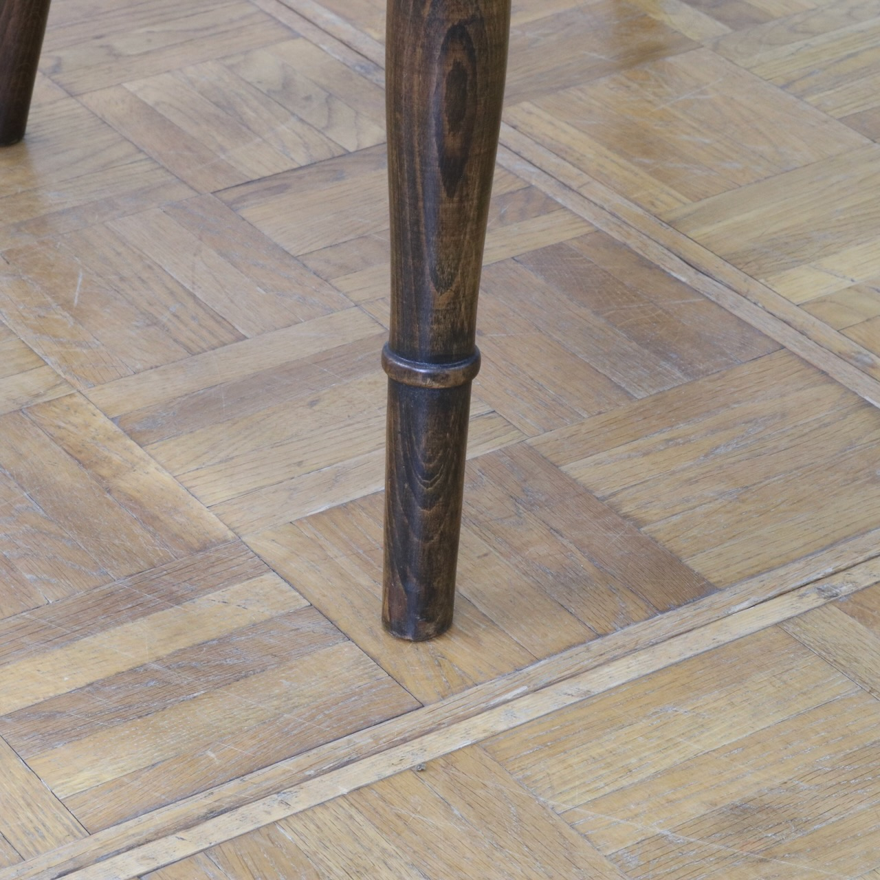 アームチェアー